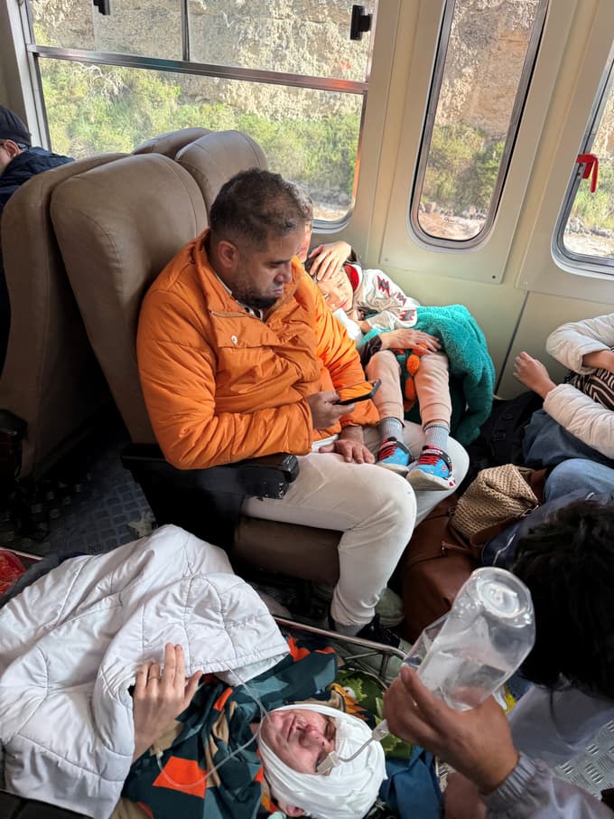 (FOTO) Trčila vlaka: V železniški nesreči blizu Machu Picchuja ena oseba mrtva, najmanj 40 poškodovanih