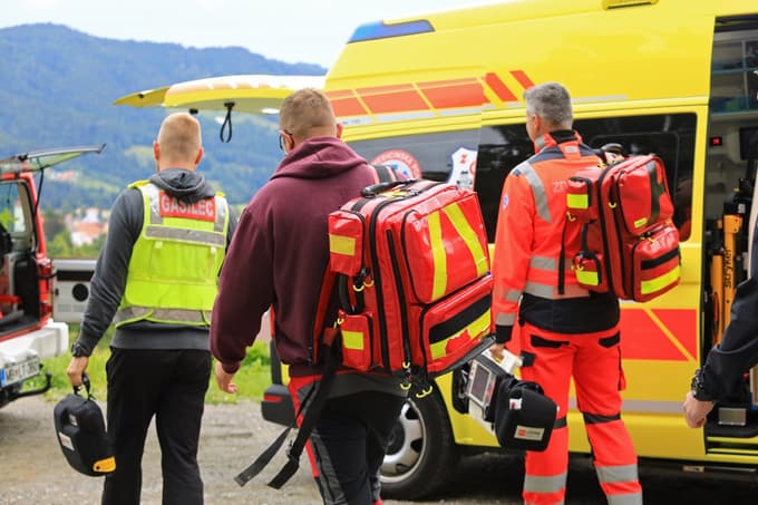 (FOTO) Župan na novoletnem obisku, a ekip ni bilo: Vse so reševale življenja