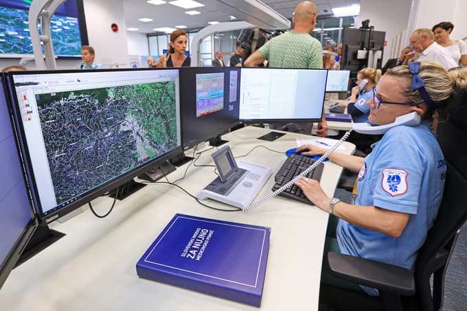 (FOTO) Župan na novoletnem obisku, a ekip ni bilo: Vse so reševale življenja