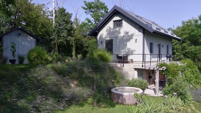 Hišo sta popolnoma preuredila. 