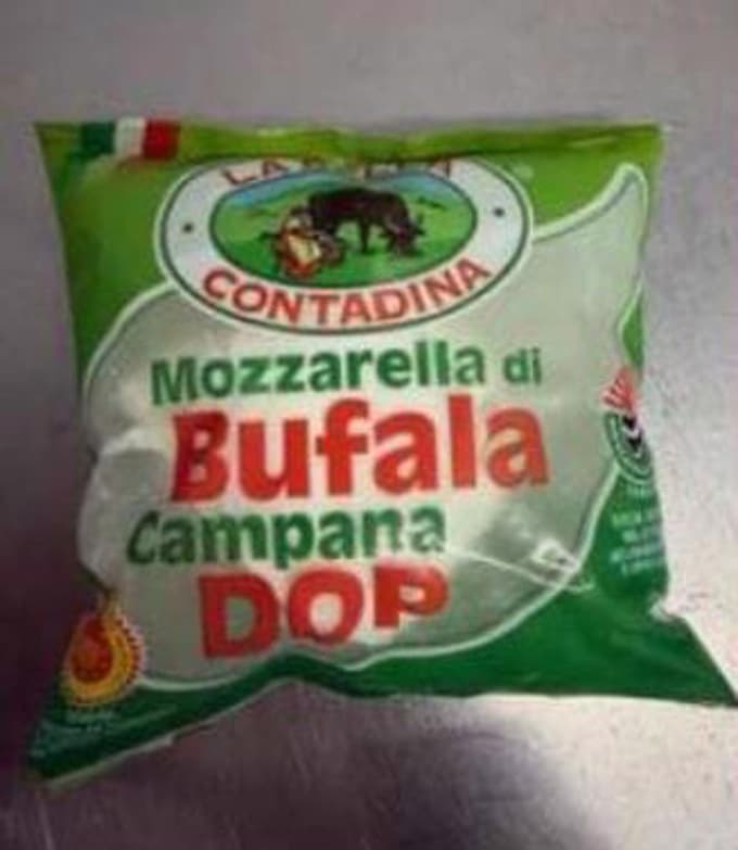 (FOTO) V Sloveniji odpoklic priljubljenega mlečnega izdelka, proizvedenega iz potencialno onesnaženega mleka!