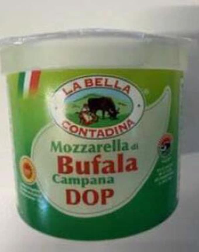 (FOTO) V Sloveniji odpoklic priljubljenega mlečnega izdelka, proizvedenega iz potencialno onesnaženega mleka!