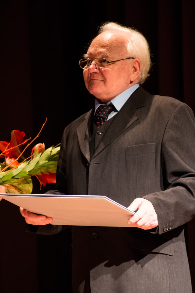 Tone Neuvirt ob prejemu Gallusovega priznanja