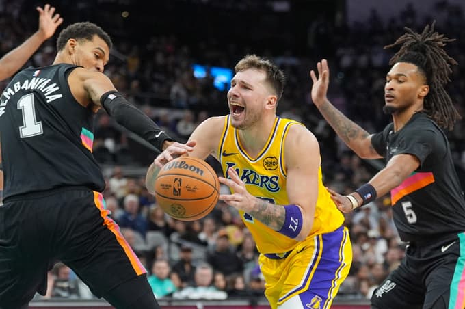 (VIDEO) Trojni dvojček in 38 točk Luke Dončića premalo, da bi Los Angeles Lakers vknjižili zmago