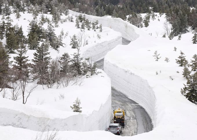 Morda zveni neverjetno, a dežela vzhajajočega sonca pozimi postane dežela nepreglednih snežnih zametov.