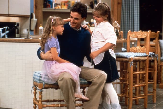 Svetovno slavo je dosegel konec osemdesetih in v začetku devetdesetih let prejšnjega stoletja z vlogo Dannyja Tannerja, skrbnega samohranilca v kultni seriji "Polna hiša" (Full House).