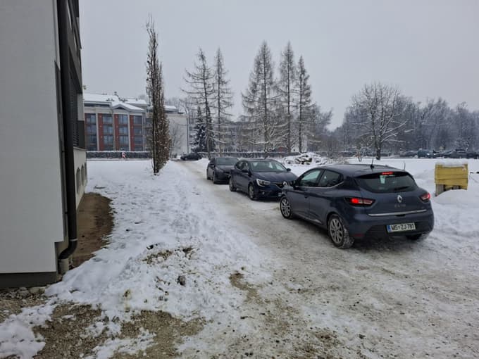 Murska Sobota - Srednja zdravstvena šola Murska Sobota - Policija. napad z nožem - Šola -