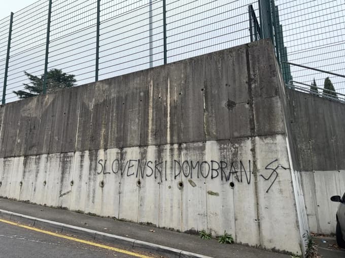 Povzročili so za sto evrov škode.