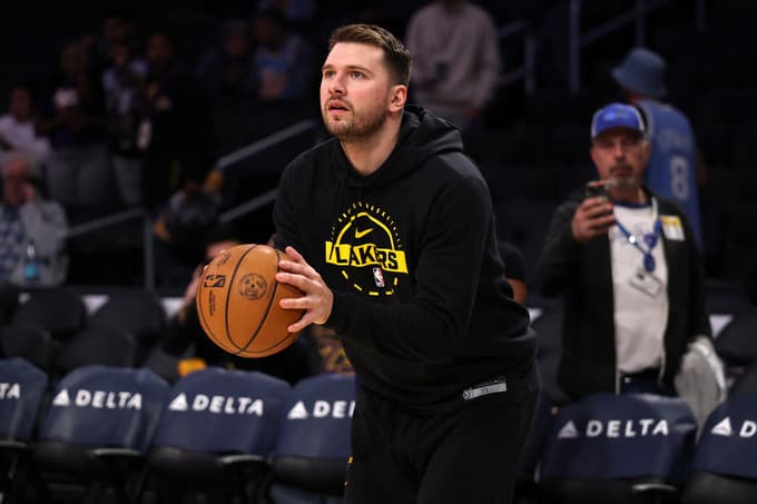 (FOTO) LA Lakers z zmago proti Atlanti prekinili niz porazov, kako se je odrezal Dončić?