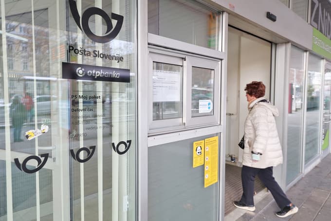 Nazadnje so v Pošti Slovenije vznemirili uporabnike z bistveno krajšimi delovnimi časi ne več kot 110 poštah. Tokrat jim sindikati očitajo kršenje delovno-pravne zakonodaje.