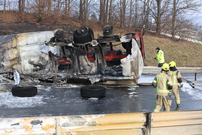 (FOTO in VIDEO) Znane so podrobnosti o nesreči na štajerski avtocesti, to je sporočila policija