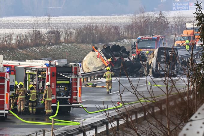 (FOTO in VIDEO) Znane so podrobnosti o nesreči na štajerski avtocesti, to je sporočila policija