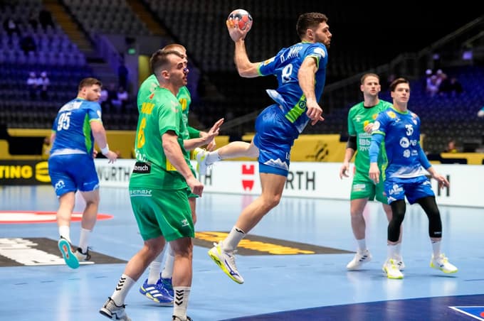 Slovenci po svetovno prvenstvo in olimpijske sanje: "Smo favoriti, a to bo treba dokazati na igrišču"