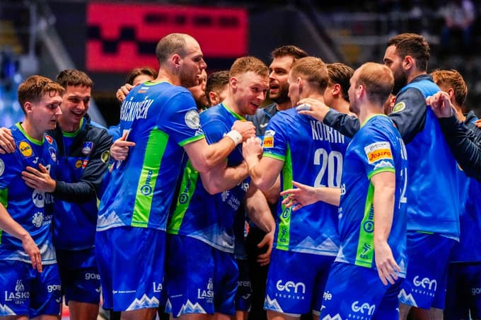 Slovenci po svetovno prvenstvo in olimpijske sanje: "Smo favoriti, a to bo treba dokazati na igrišču"