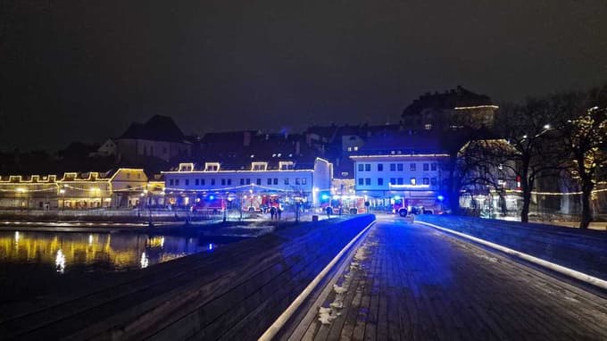 Zadimljeno je bilo stanovanje v stavbi ob Dravi.