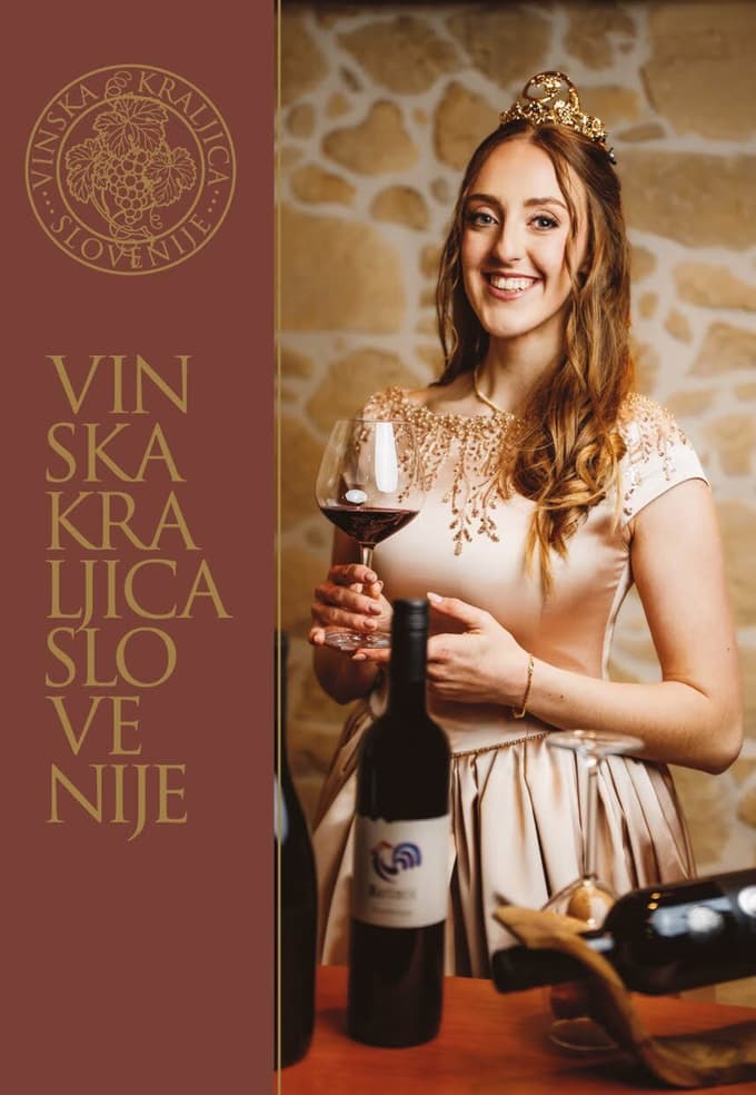Nika Martinčič je odraščala v vinogradniški družini v Šentjerneju.