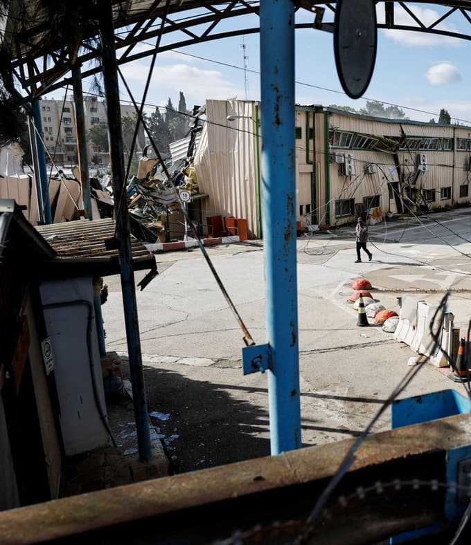 (FOTO) Izrael začel rušiti objekte na sedežu UNRWA v Jeruzalemu