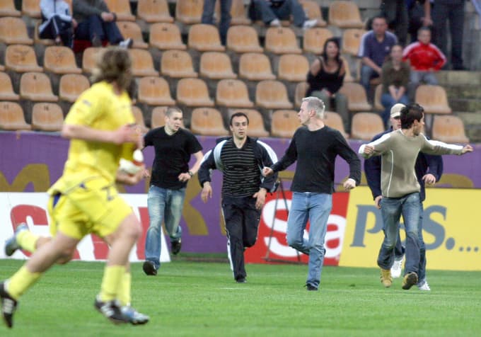 NK Maribor je zaradi vdora navijačev izgubil z 0:3.