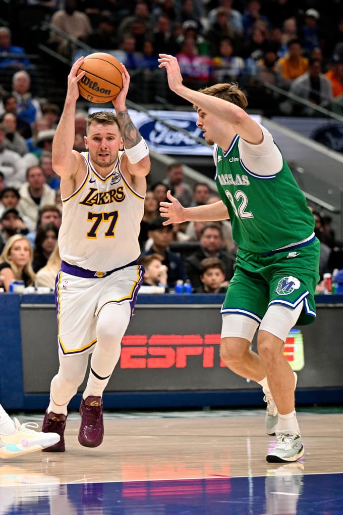 (FOTO) Luka Dončić v Dallasu vodil Lakers do nove zmage