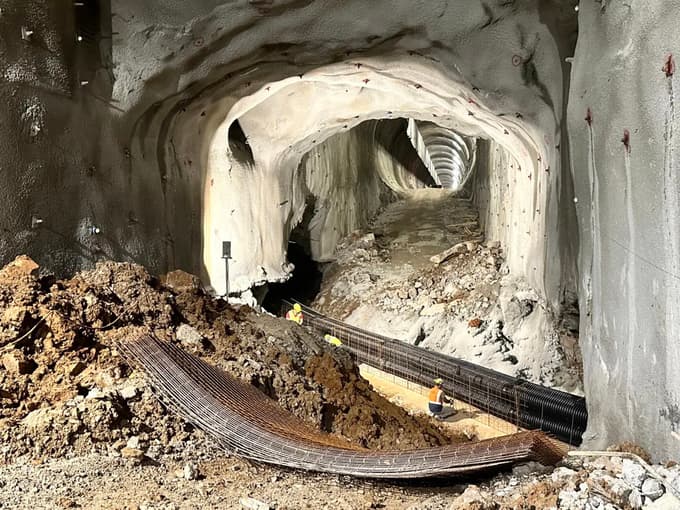 V jami številka 080 je bilo treba poskrbeti za hidrološko premoščanje.