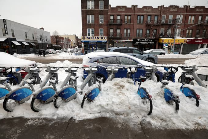 Ustavljen je bil celo priljubljen sistem izposoje koles Citi Bike.