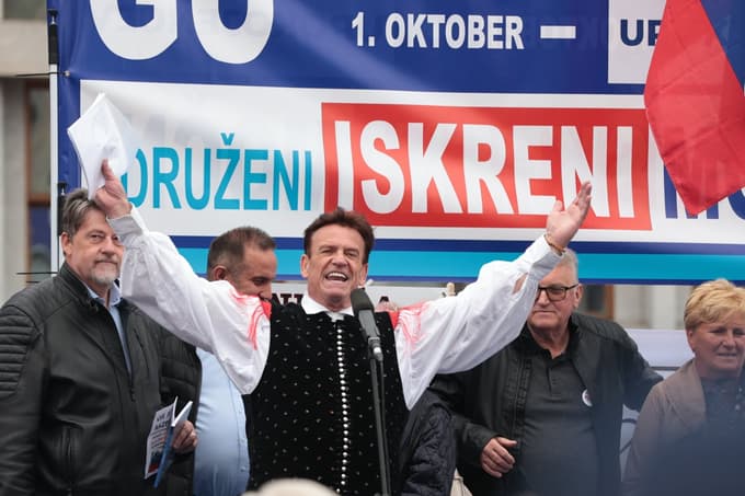 Pavel Rupar na odru v Ljubljani skupaj z Borisom Tomašičem