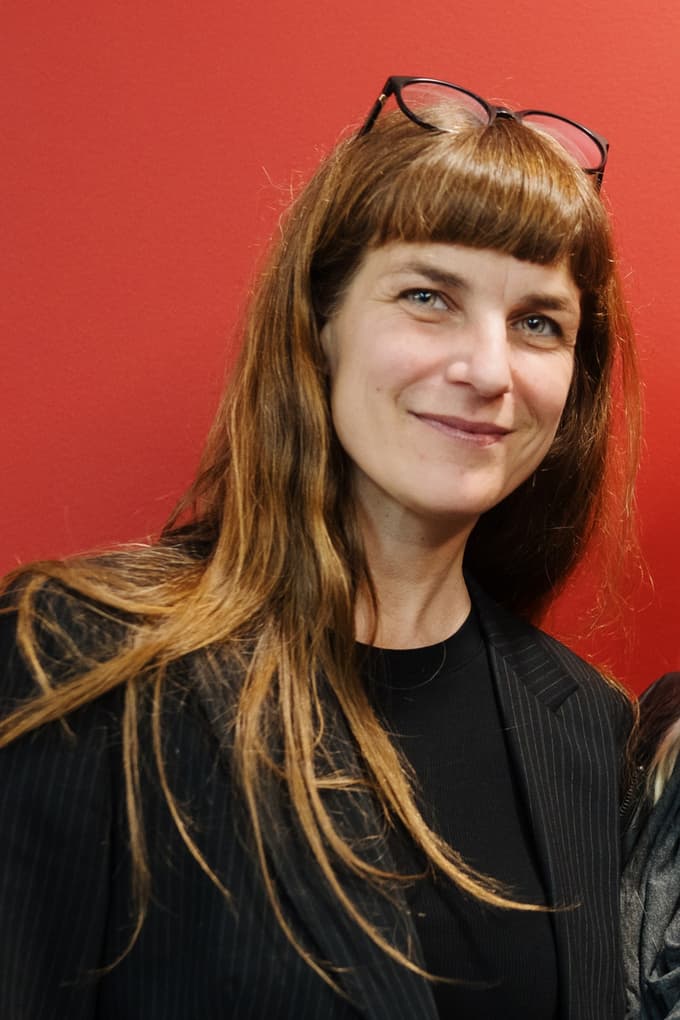 (25x NA KRATKO) Nika Hölcl: Že od nekdaj stalno trkam na les in nikoli ne vzamem vnaprej plačila za fotografije