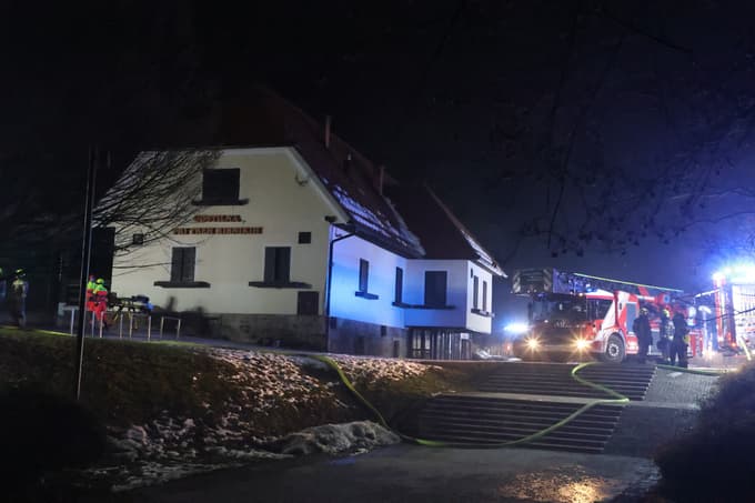 (FOTO in VIDEO) Pri treh ribnikih: Zagorel zapuščen objekt ob nekdanji znani mariborski gostilni