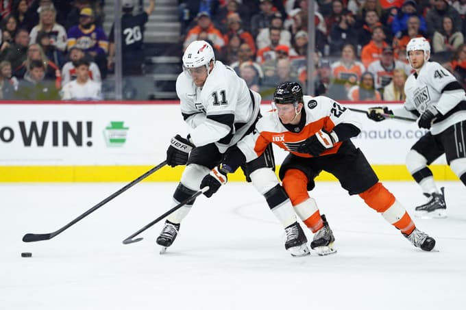 Kopitar se je vrnil: Po enajstih tekmah premora zaradi poškodbe slovenski zvezdnik znova na ledu