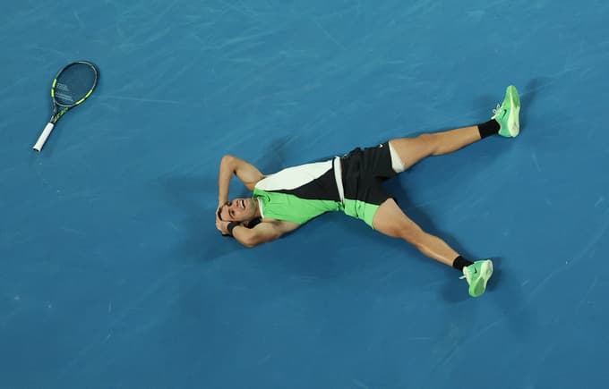 (FOTO) Alcaraz premagal Đokovića za prvo slavje v Melbournu, zdaj ima zmage na vseh turnirjih za grand slam