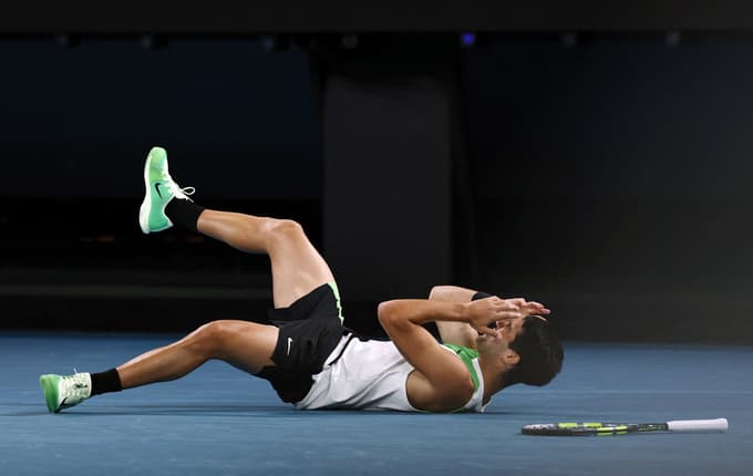 (FOTO) Alcaraz premagal Đokovića za prvo slavje v Melbournu, zdaj ima zmage na vseh turnirjih za grand slam