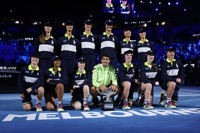 (FOTO) Alcaraz premagal Đokovića za prvo slavje v Melbournu, zdaj ima zmage na vseh turnirjih za grand slam