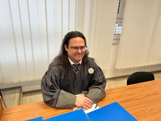 Tožilec Jošt Jeseničnik je v zaključni besedi na sojenju obtoženima Tei in Tilnu Novaku predlagal izrek 14-letne zaporne kazni za vsakega.