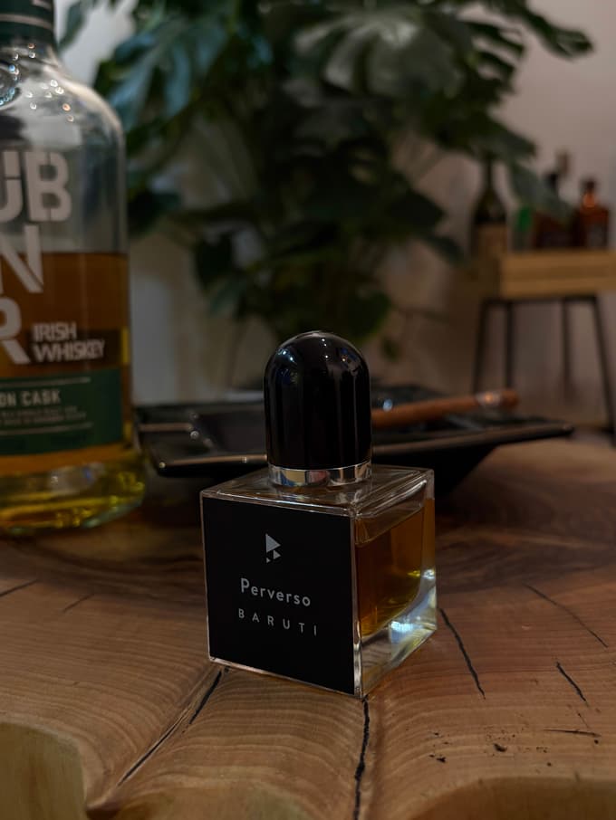 Parfum je bil vedno mišljen kot tihi dodatek, s katerim podčrtaš svoj stil