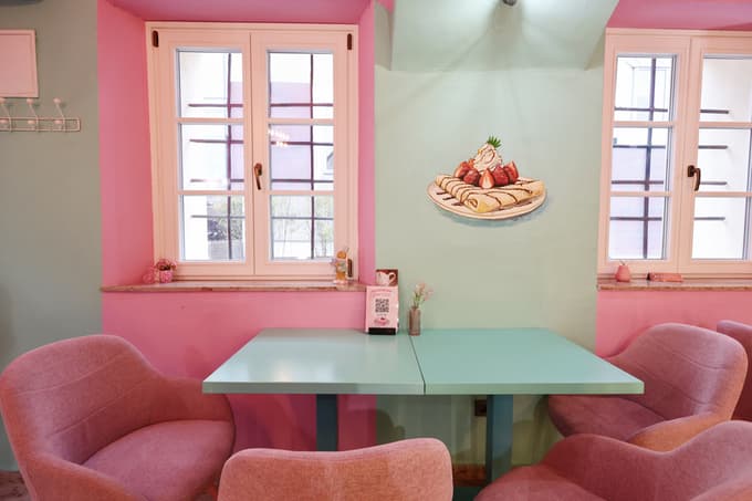 (FOTO) Dubajska čokolada, kokos, karamela in še več: V srcu Maribora odprla vrata palačinkarna