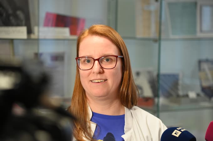 "Najprej volja, potem pa seveda zdravje. Kar vedno preverimo pred vsakim darovanjem, da je to varno tako za krvodajalca kot za prejemnike," pove vodja procesa zbiranja krvi, zdravnica Biserka Dvoršič. 