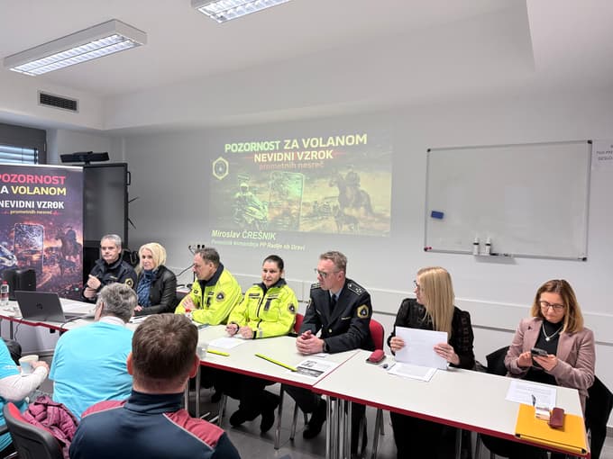 Strokovni posvet o izboljšanju prometne varnosti je pripravila PP Radlje ob Dravi.