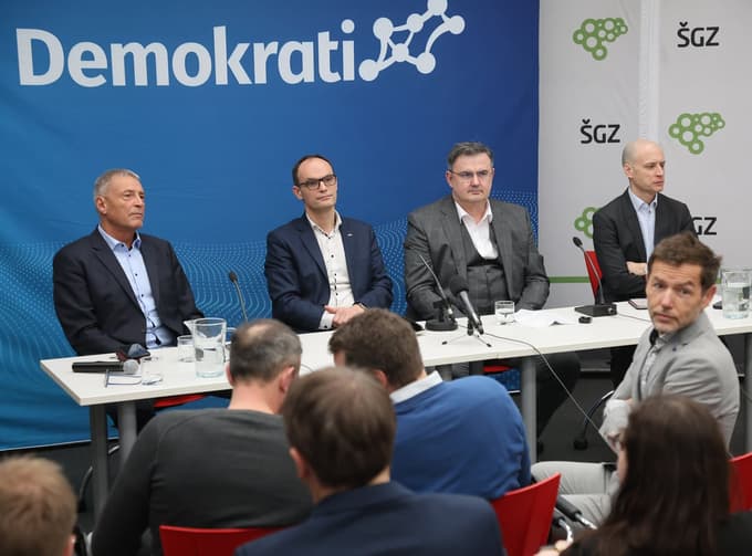 (30 AKTUALNIH VPRAŠANJ) Demokrati: "Tudi Cerkev ima pravico do izražanja svojih stališč"