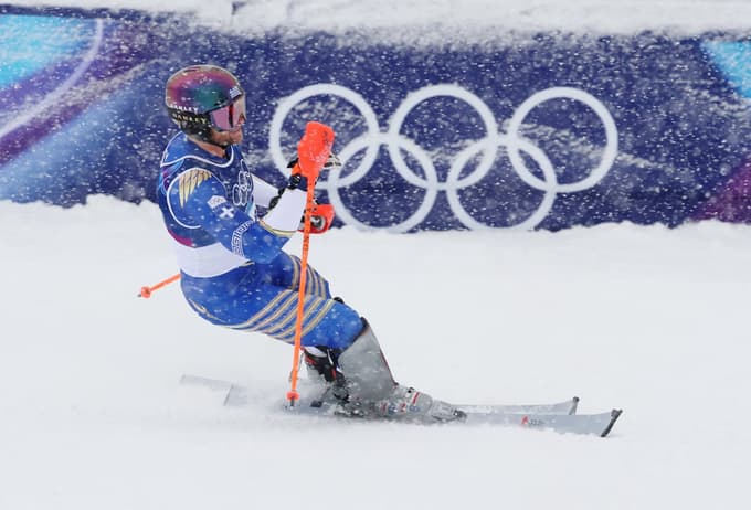 (FOTO) Nenavaden prizor na olimpijskem slalomu: Startal, namerno zgrešil vratca in se ležerno odpeljal