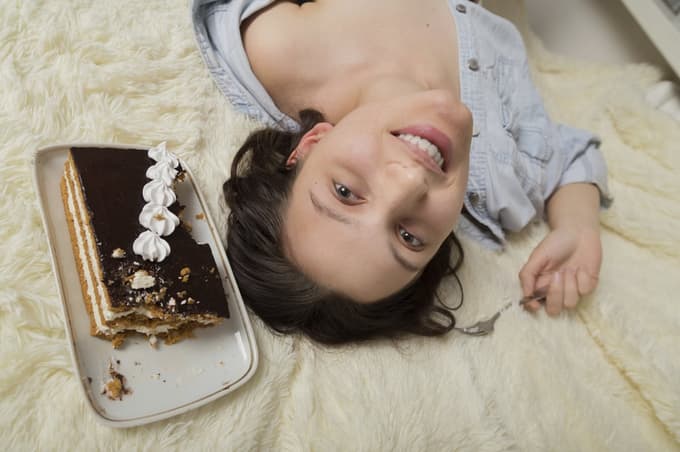 O'Sullivan odsvetuje vstavljanje kakršne koli hrane v nožnico, še posebej sladkarij.