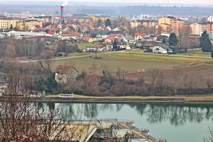 Občina na tem območju načrtuje postavitev brvi in razvoj rekreacijskega obroča ob Dravi.