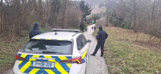 Kriminalisti preiskavo nadaljujejo.