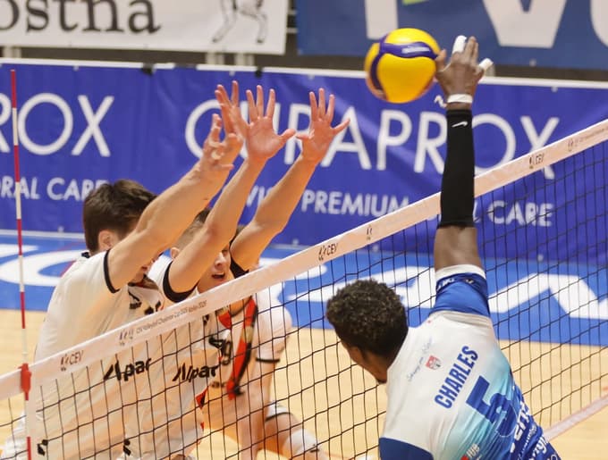 Charles Carlos Santana je bil najučinkovitejši v vrsti i-Venta.