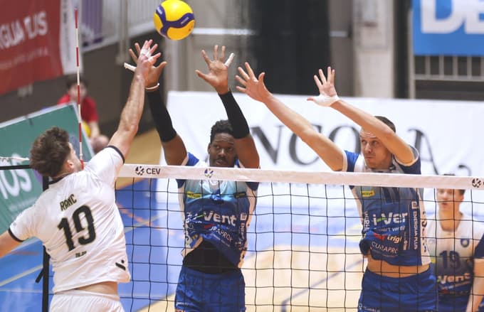 Vid Ranc (levo) se v dvorani Tabor tokrat ni naigral.