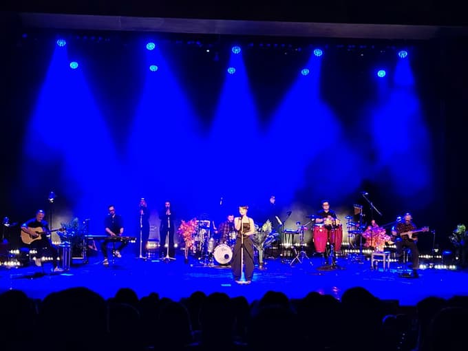 Tabu na velikem odru navdušil v akustični preobleki