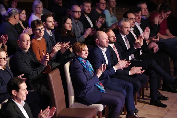 (30 AKTUALNIH VPRAŠANJ) SLS: Najvišjo ceno tega nevarnega početja žal že plačujejo bolniki