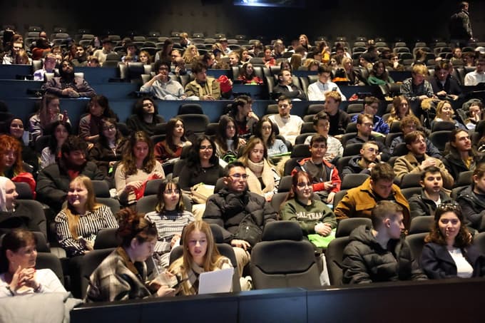 (FOTO) Od kod prihaja največ tujih študentov študirat na Univerzo v Mariboru? Katere fakultete so najbolj privlačne?