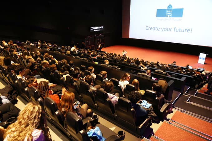 (FOTO) Od kod prihaja največ tujih študentov študirat na Univerzo v Mariboru? Katere fakultete so najbolj privlačne?