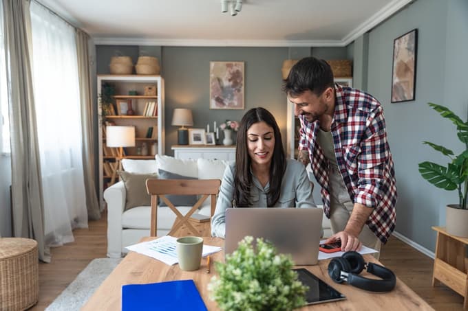 Dom vse bolj postaja tudi domača pisarna, a za to pogosto ni pravilno opremljen.