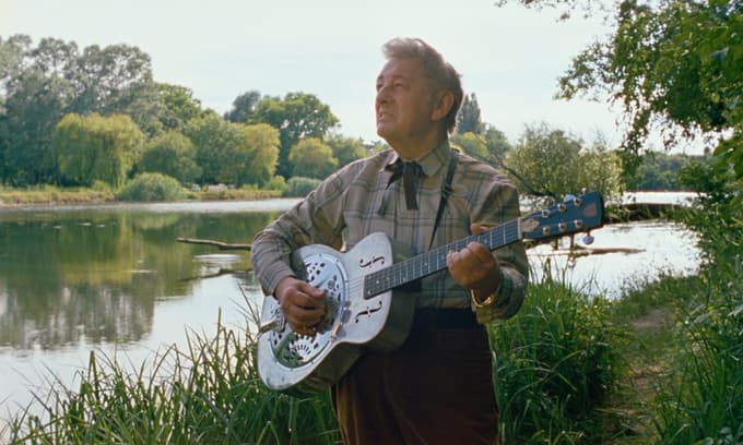 Donava je lahko Misisipi. In Dunaj Memphis. In Al Cook zveni boljše kot Alois Koch (The Loneliest Man in Town).